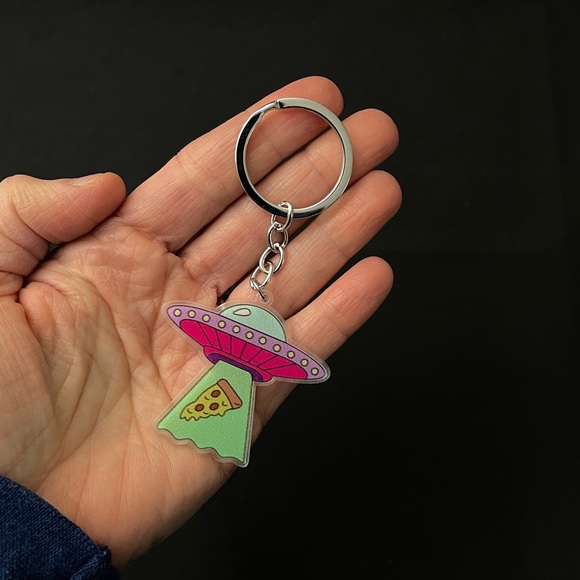 Jewelry - UFO Beaming Up a Slice of Pizza Keychain